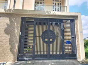 Mẫu cửa cổng sắt hộp hiện đại 4 cánh đẹp